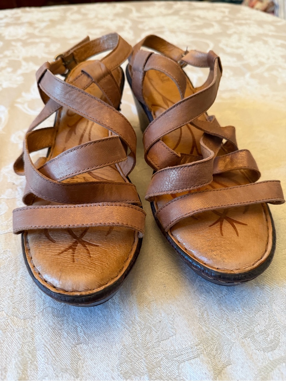 Born Women’s Rose Gold Wedge Strappy Sandals Size 10